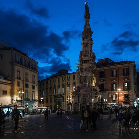 Art Suite Nel Cuore Di Napoli Exterior photo