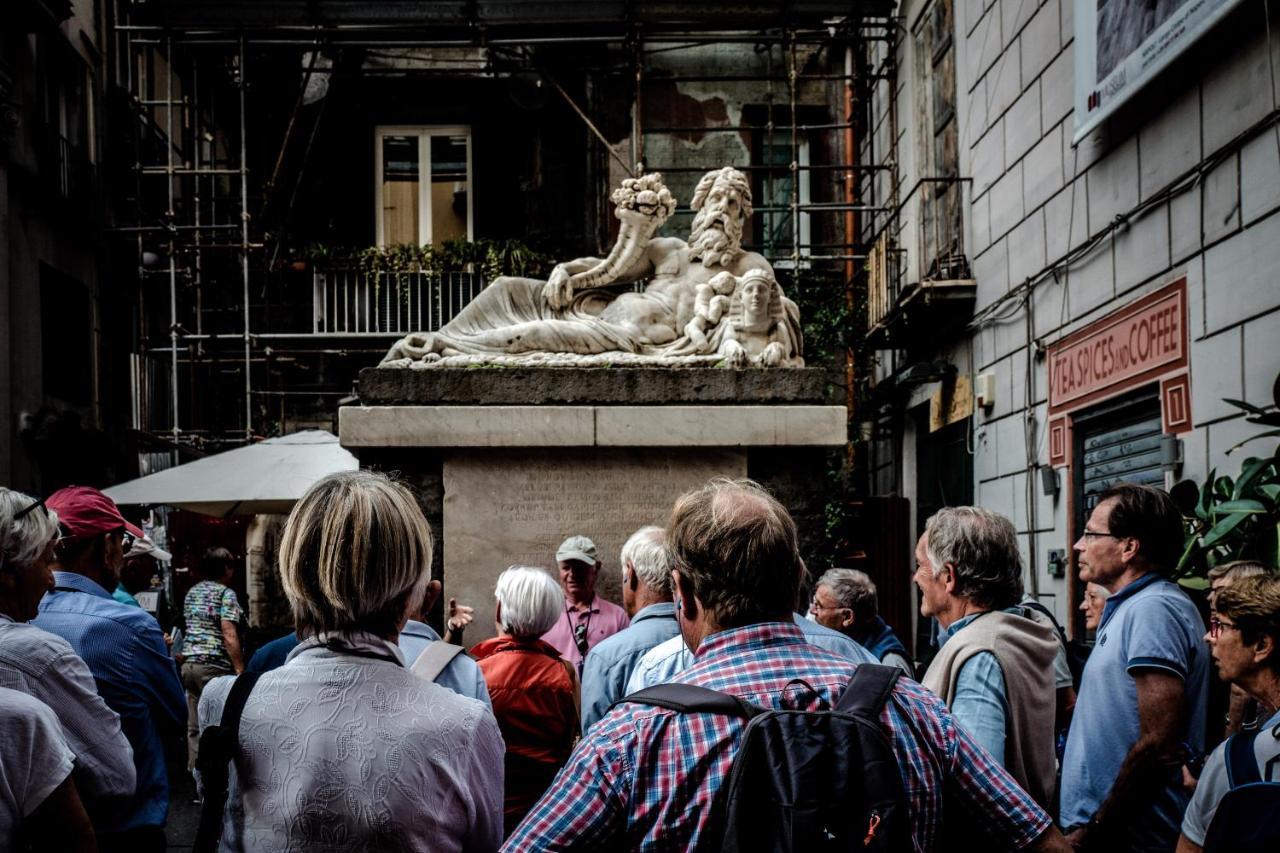 Art Suite Nel Cuore Di Napoli Exterior photo