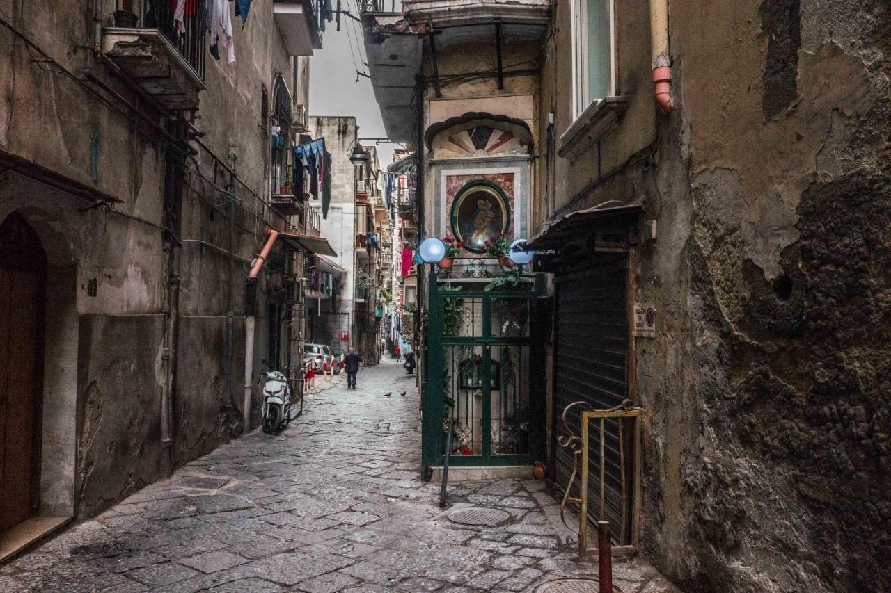 Art Suite Nel Cuore Di Napoli Exterior photo