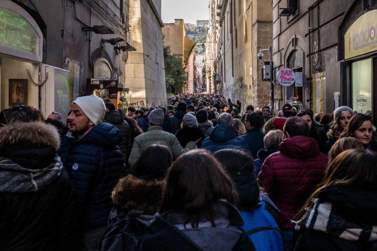 Art Suite Nel Cuore Di Napoli Exterior photo