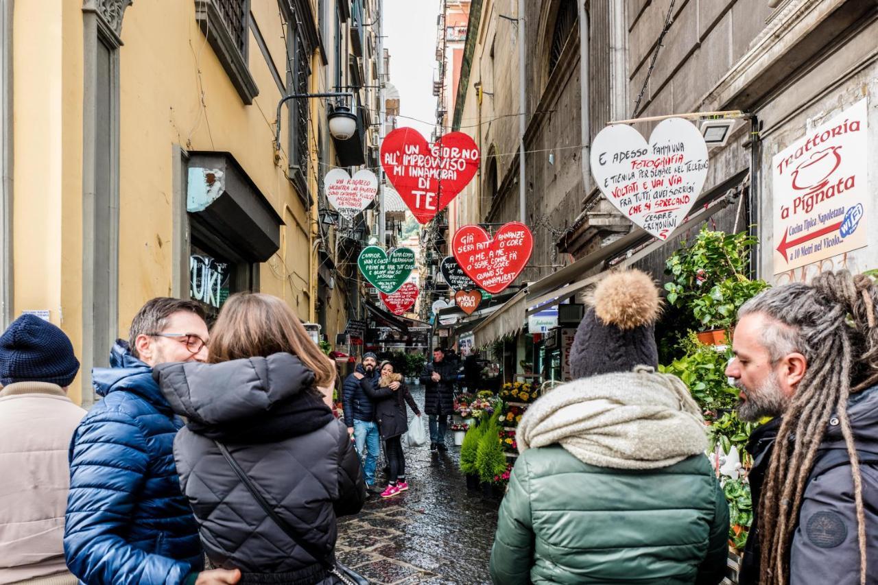 Art Suite Nel Cuore Di Napoli Exterior photo